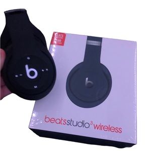 Beats Studio 3 NWT